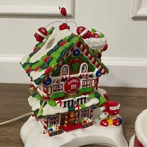 Department 56 M&M's‎ Christmas Candy Shoppe Lighted Porcelain House Candy Dish